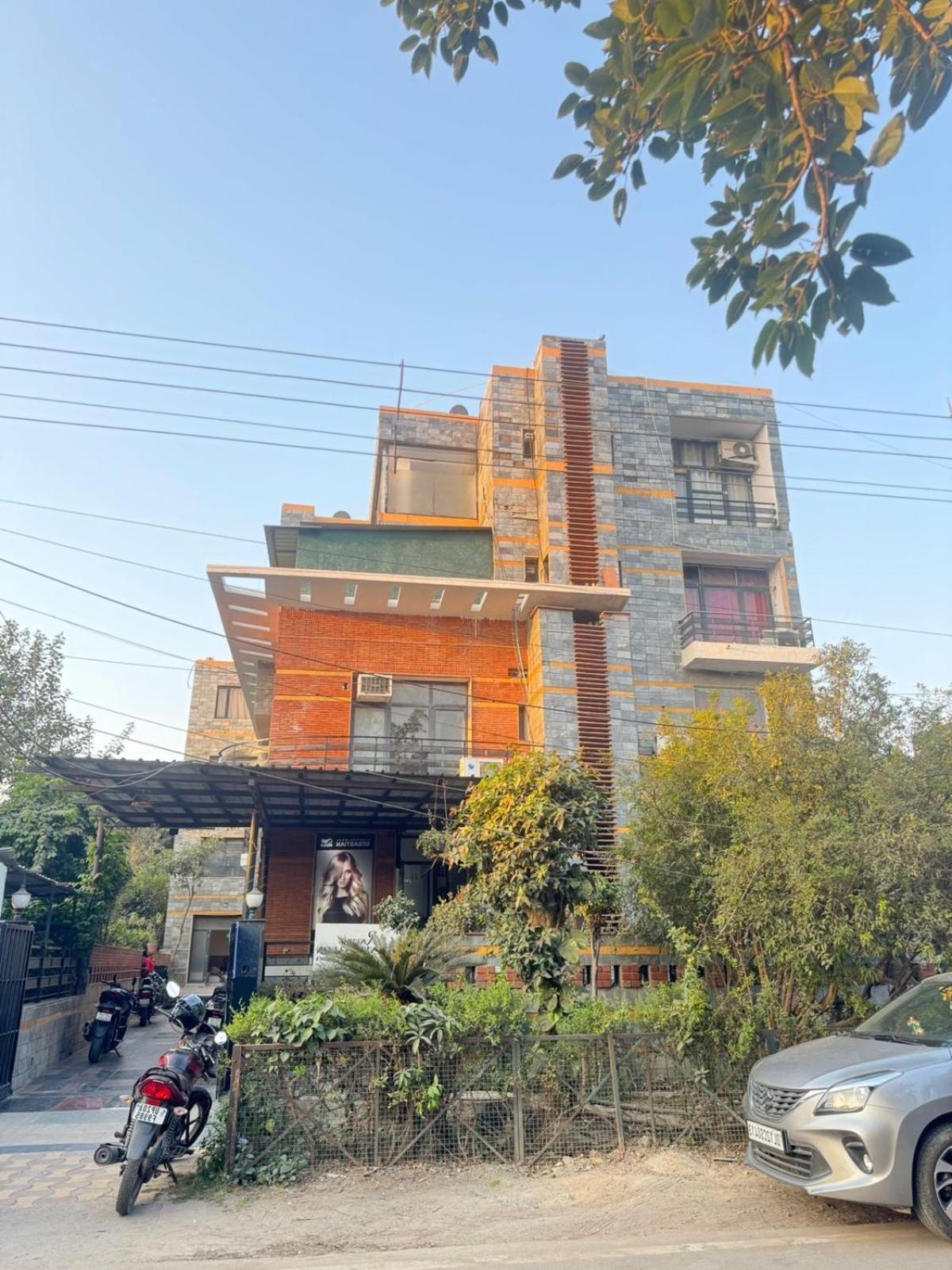 Hotel Warm Welcome - Noida Sector 51 Zewnętrze zdjęcie