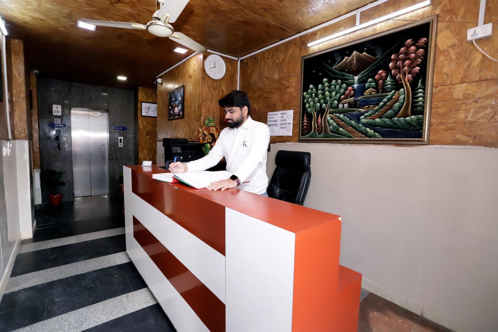 Hotel Warm Welcome - Noida Sector 51 Zewnętrze zdjęcie