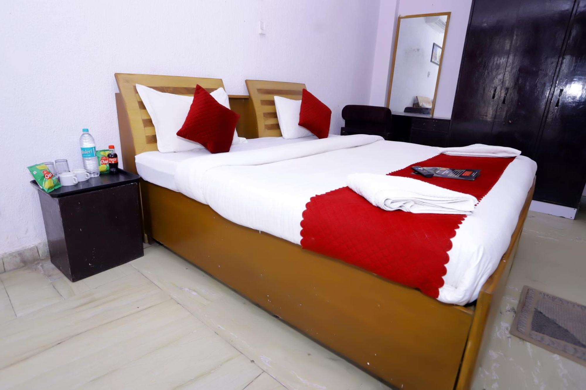 Hotel Warm Welcome - Noida Sector 51 Zewnętrze zdjęcie