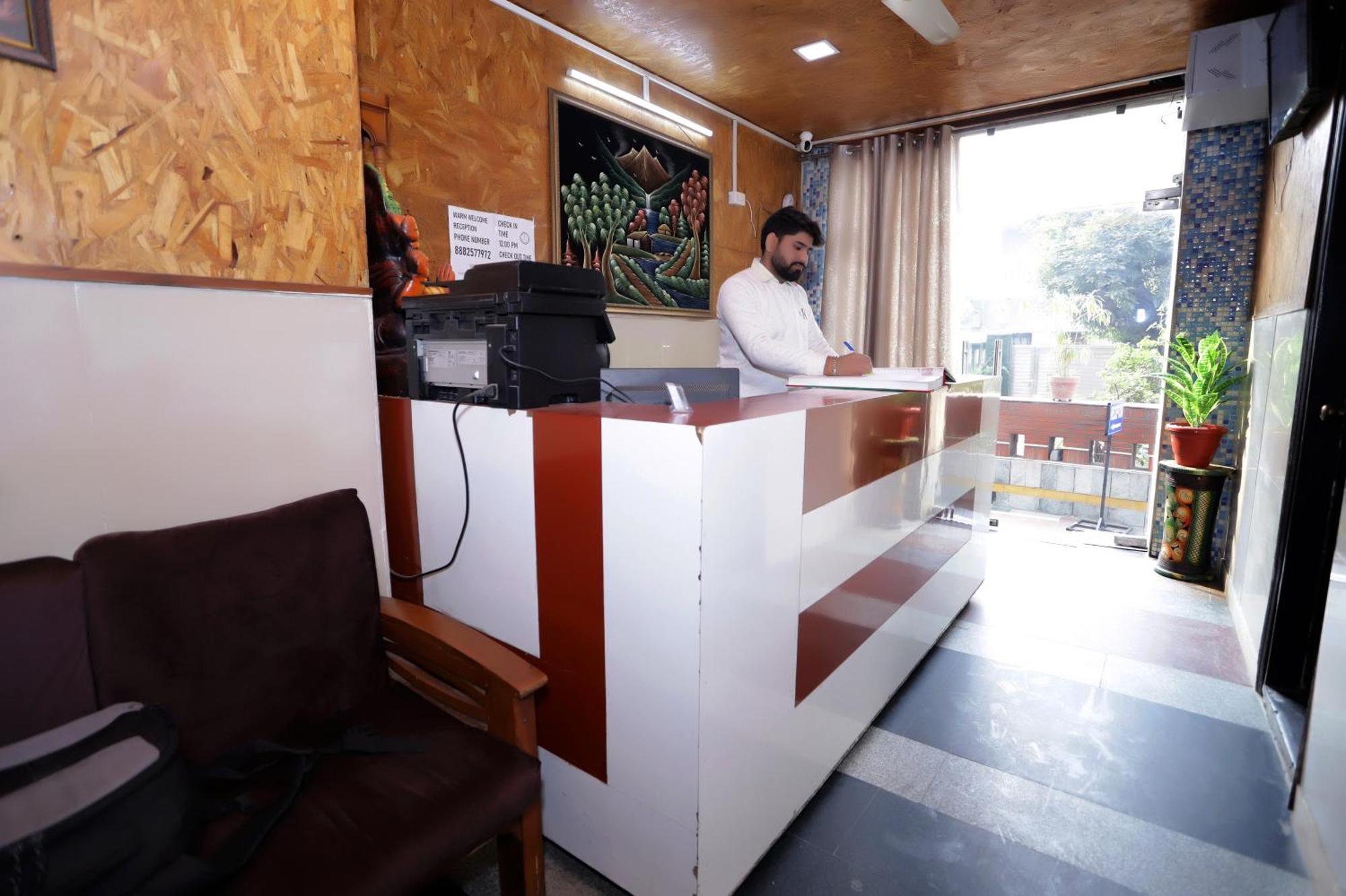 Hotel Warm Welcome - Noida Sector 51 Zewnętrze zdjęcie
